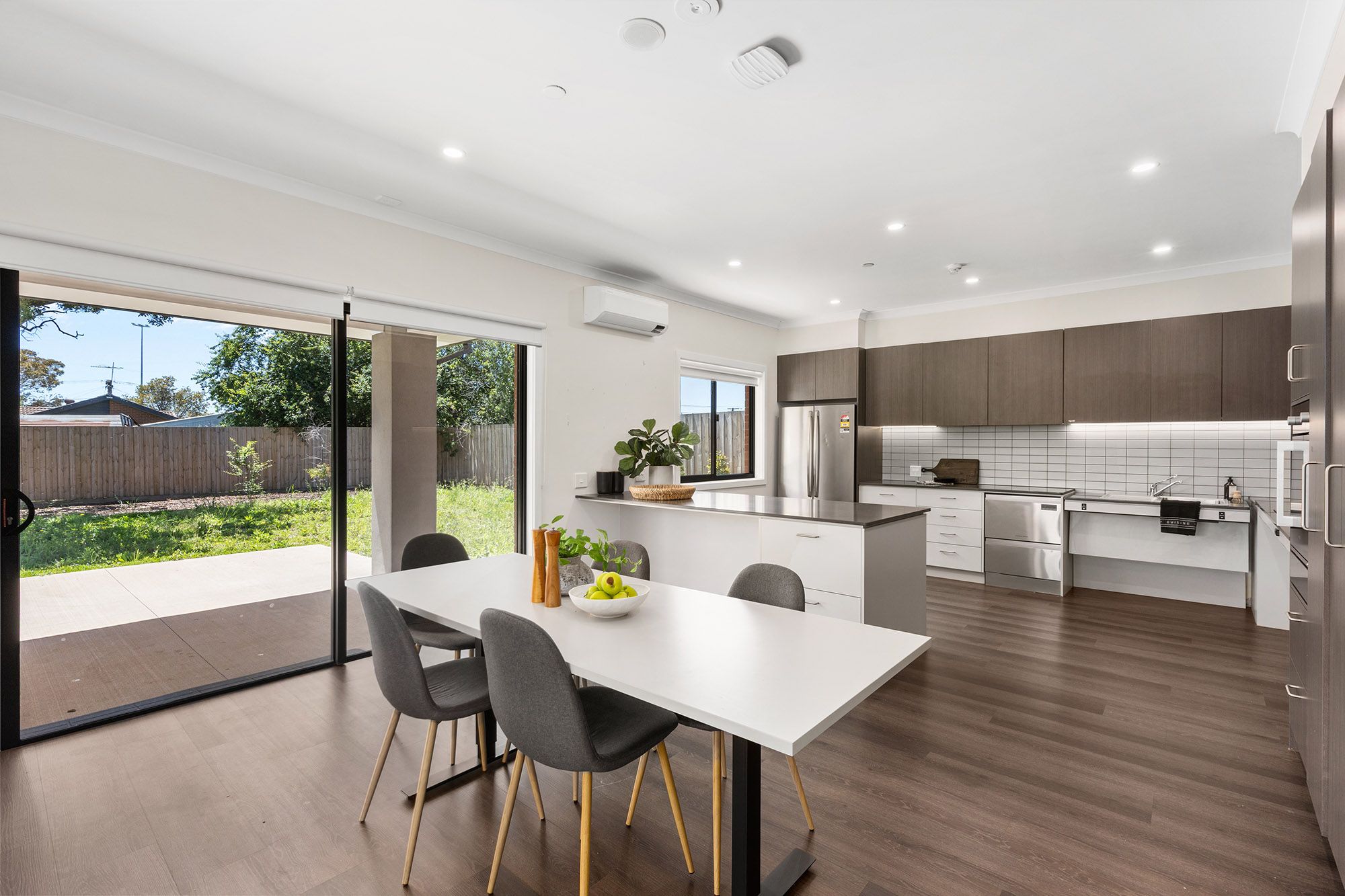 Waratah   Dining Kitchen Alfresco LR No Logo