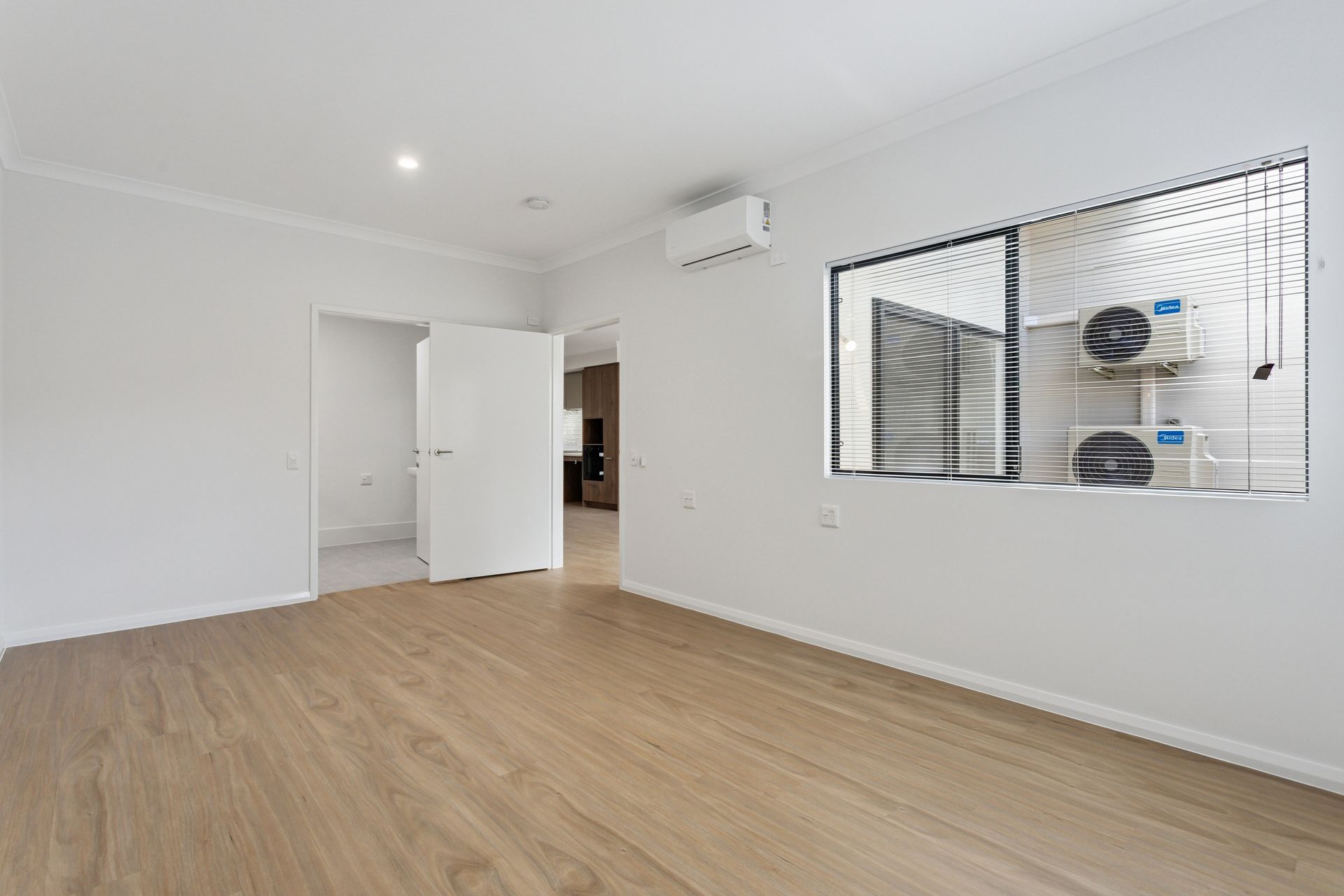 web 7 Henry St, Midland 19