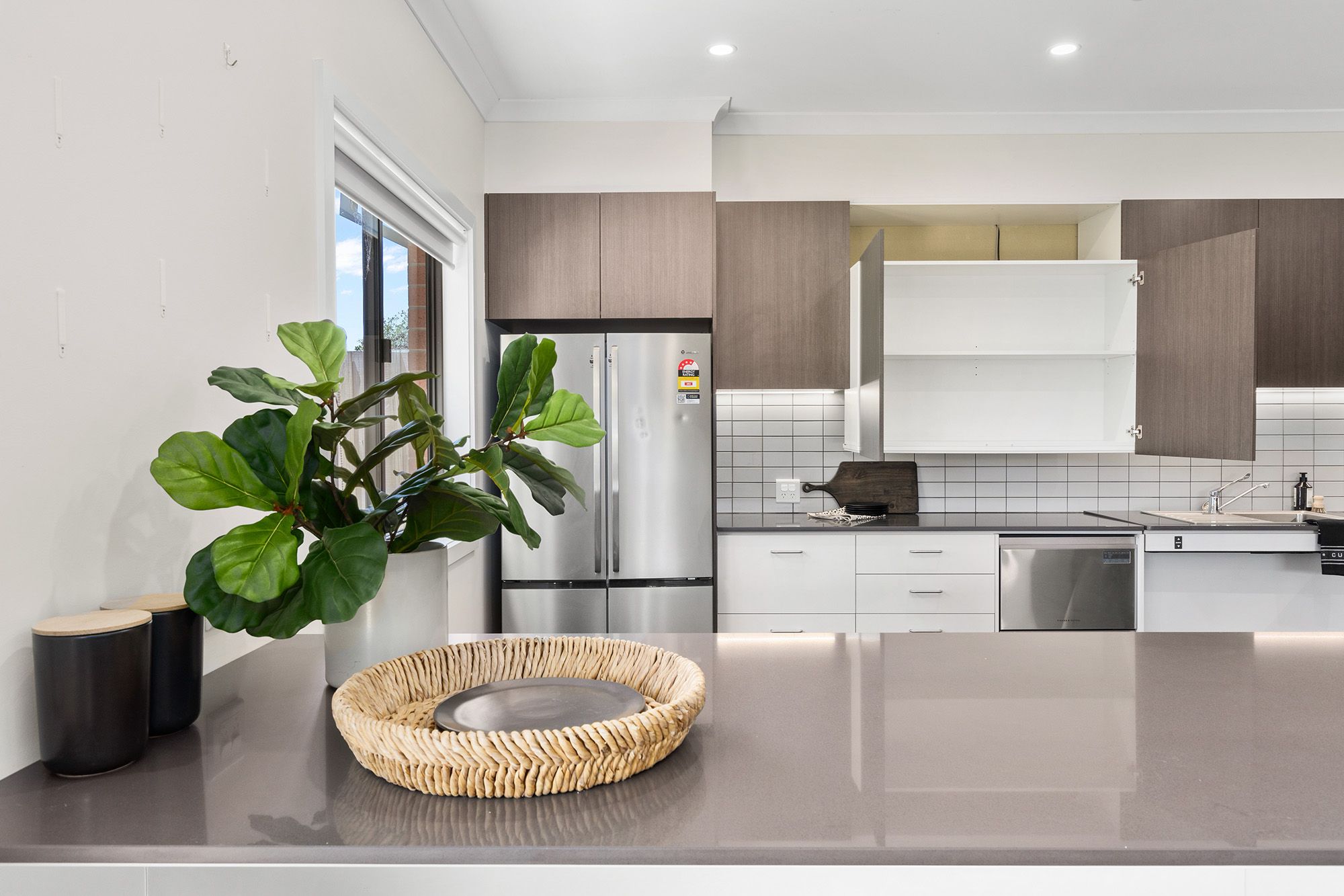 Waratah   Kitchen 8 LR No Logo