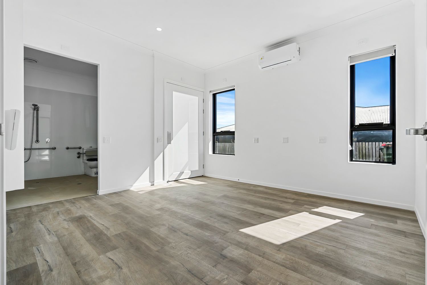 018 Open2view_ID1027455-20_Joseph_Street