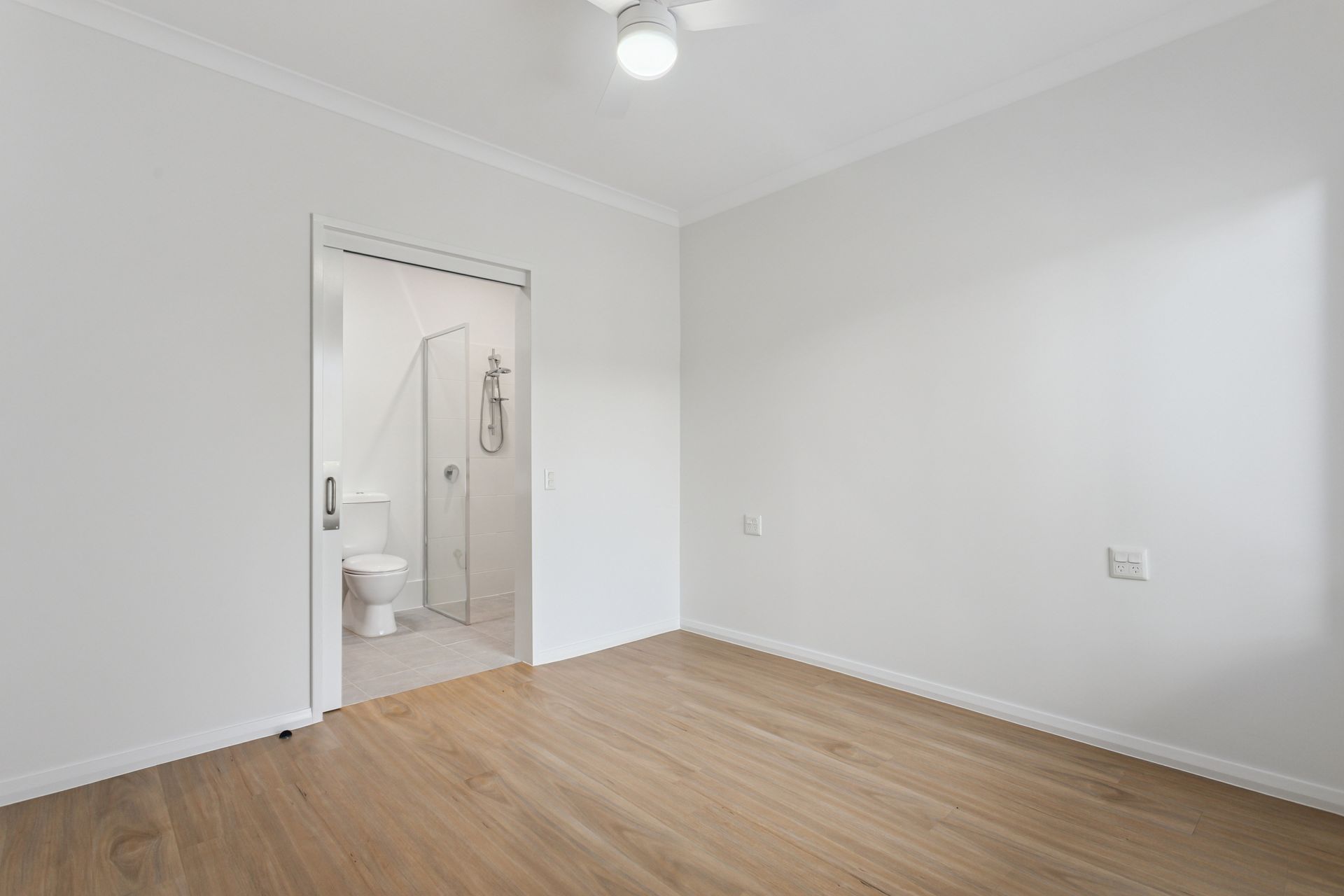 web 7 Henry St, Midland 23