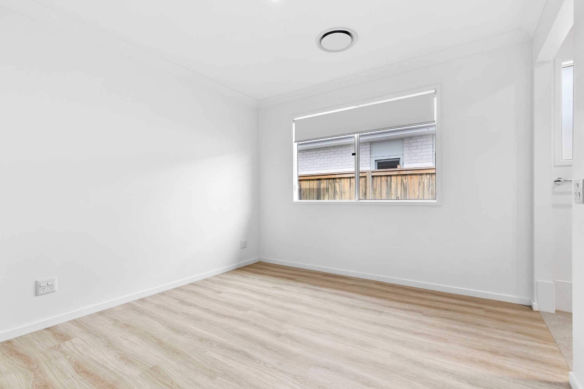 018 Open2view_ID924539-9_Charlotte_Crescent