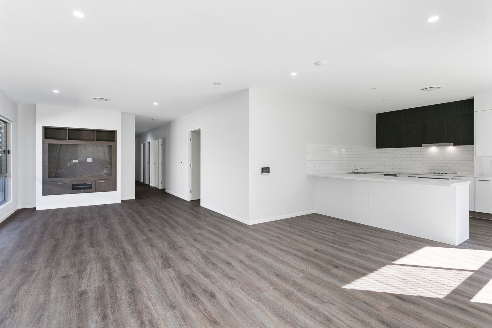 007 Open2view_ID688304-Lot_48_81_Mercy_Circuit