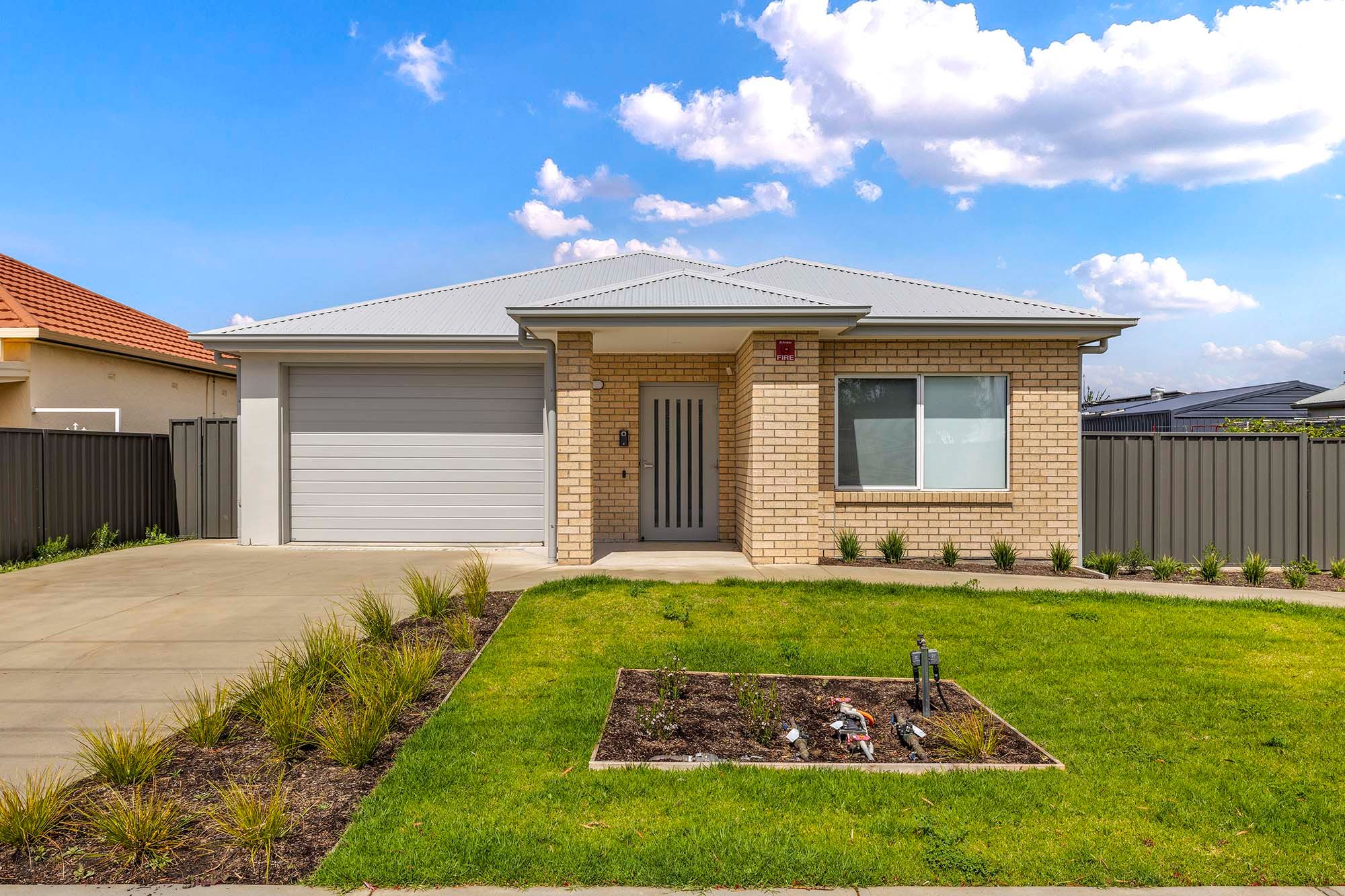 Seaton   Facade 2 LR No Logo