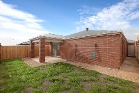 8 Baron Road  Thornhill Park VIC 3335 -6