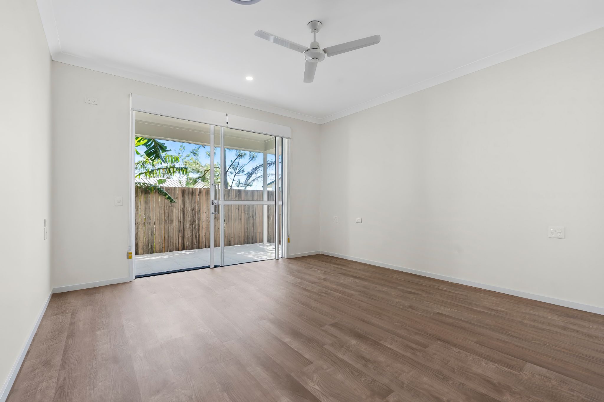 006 Open2view_ID985659-17_Curlew_Street