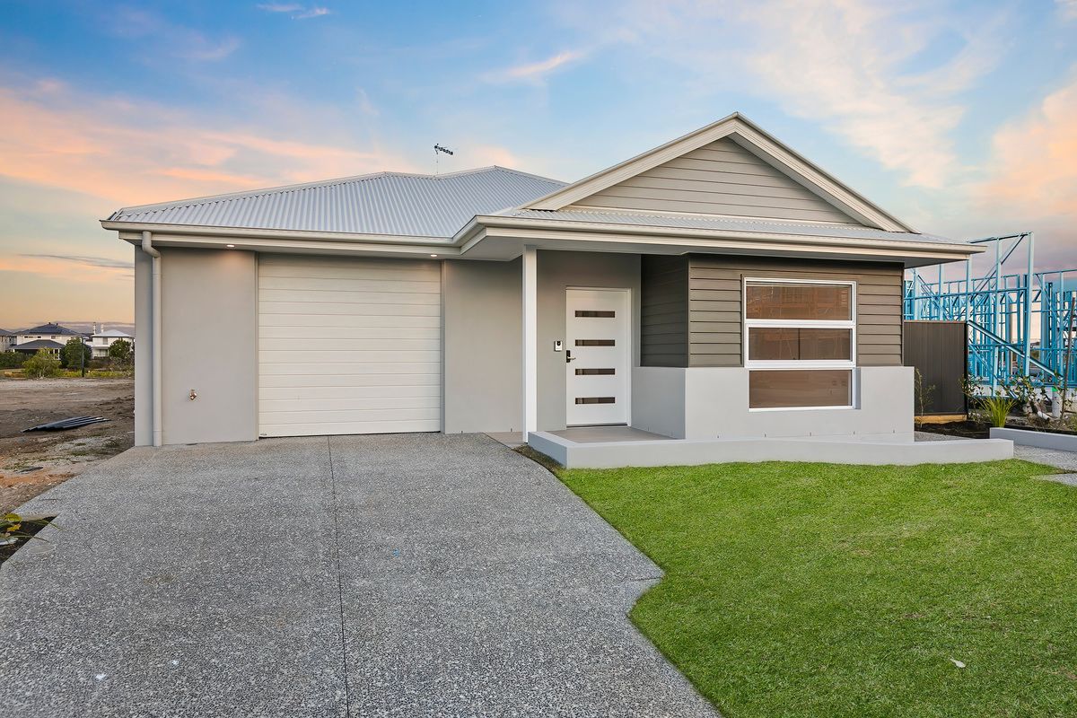 PROFESSIONAL PHOTO   LOW RES 3