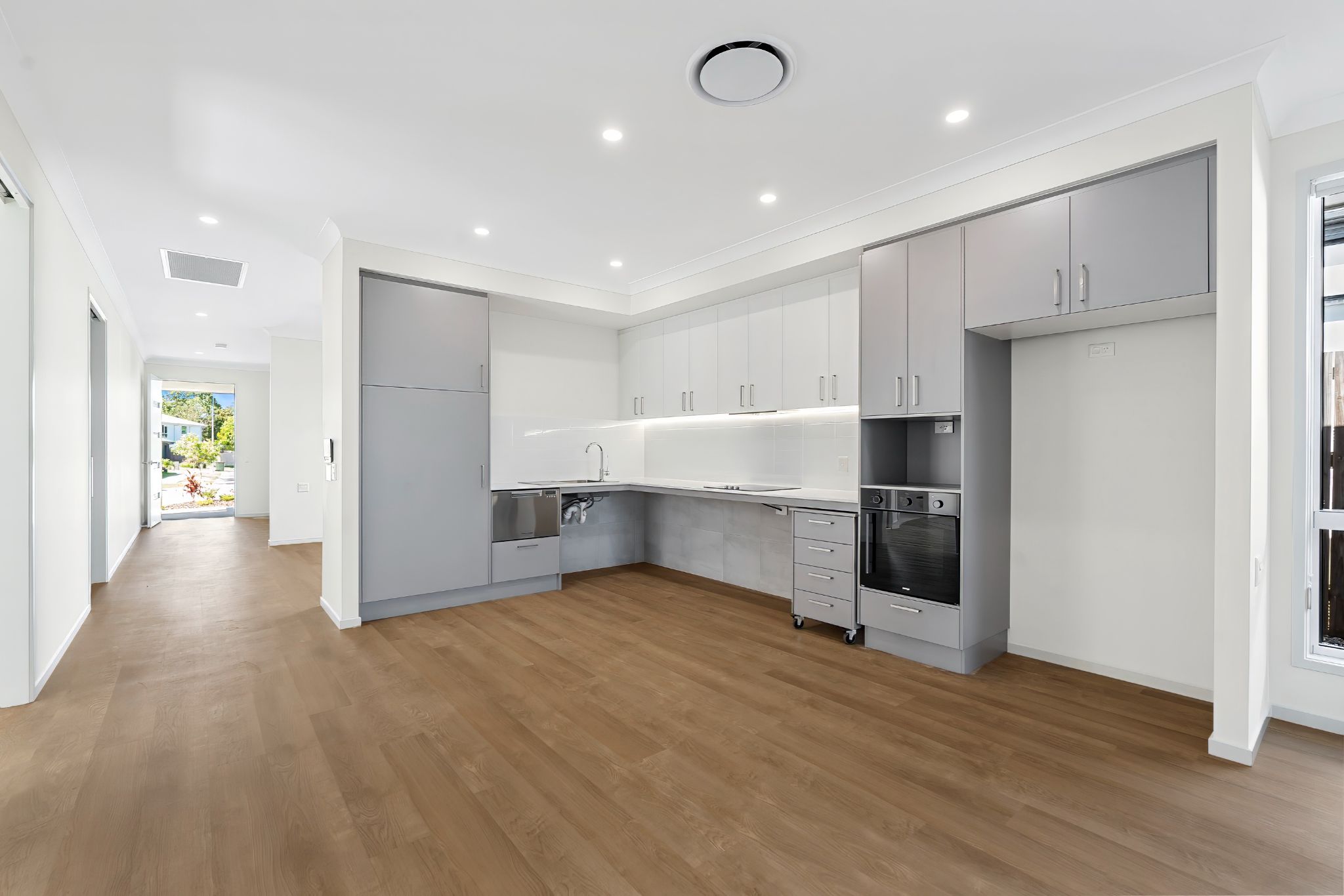 012 Open2view_ID985659-17_Curlew_Street