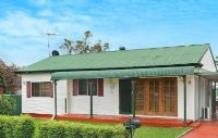 phylis st front