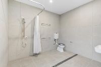 PROFESSIONAL PHOTO   LOW RES 8