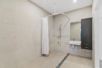 PROFESSIONAL PHOTO   LOW RES 16