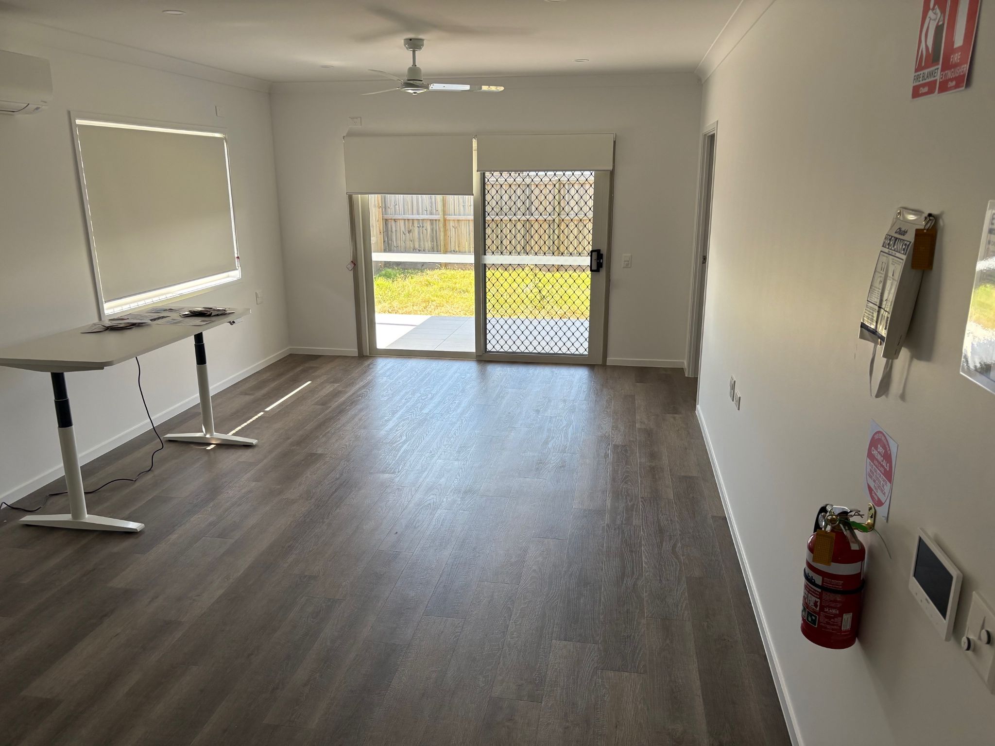 3   Oakbank Crct 22 - living