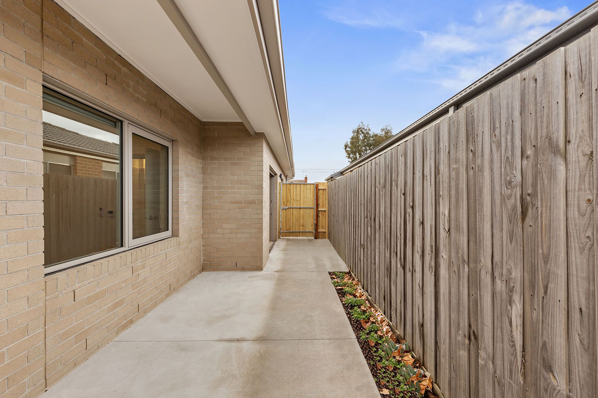 Freda   Unit 1 Side Path LR No Logo