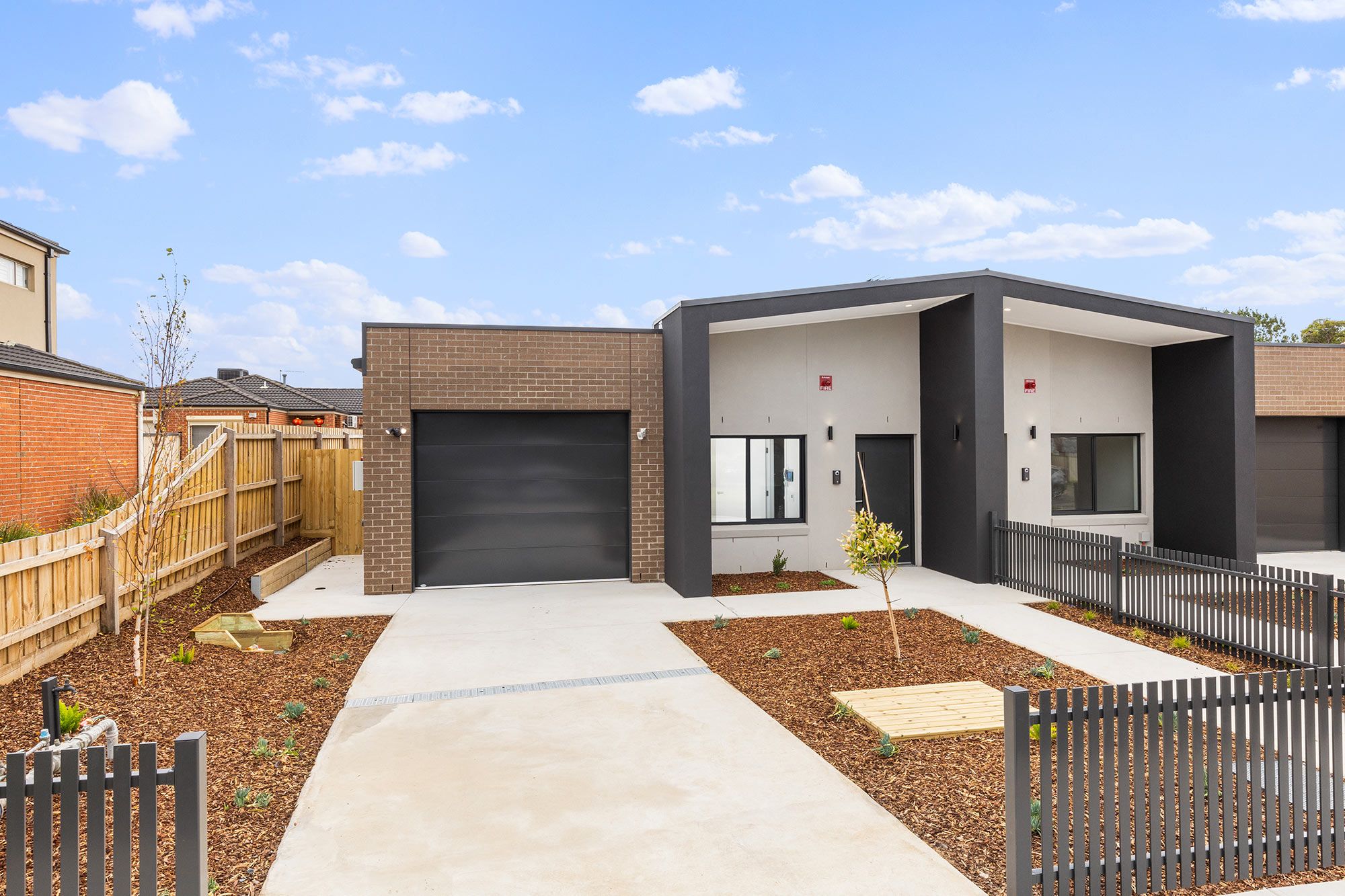 Elizabeth   Facade Both 6 LR No Logo