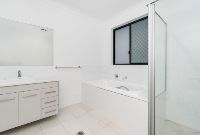 8   Bideford St 120a - Bathroom