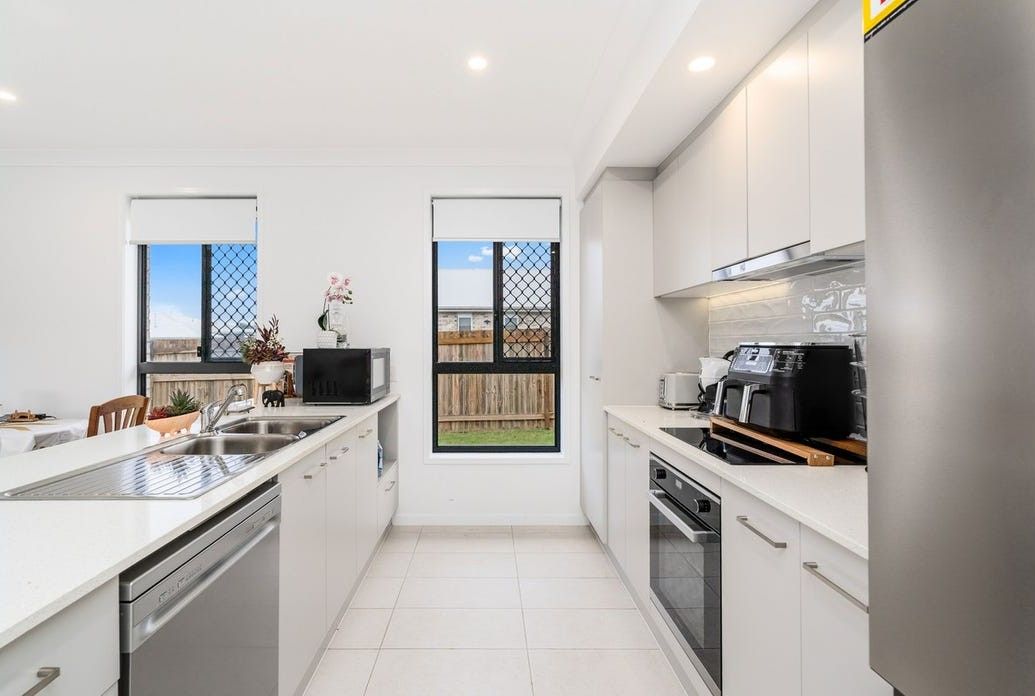 2   Bideford St 120a - Kithcen