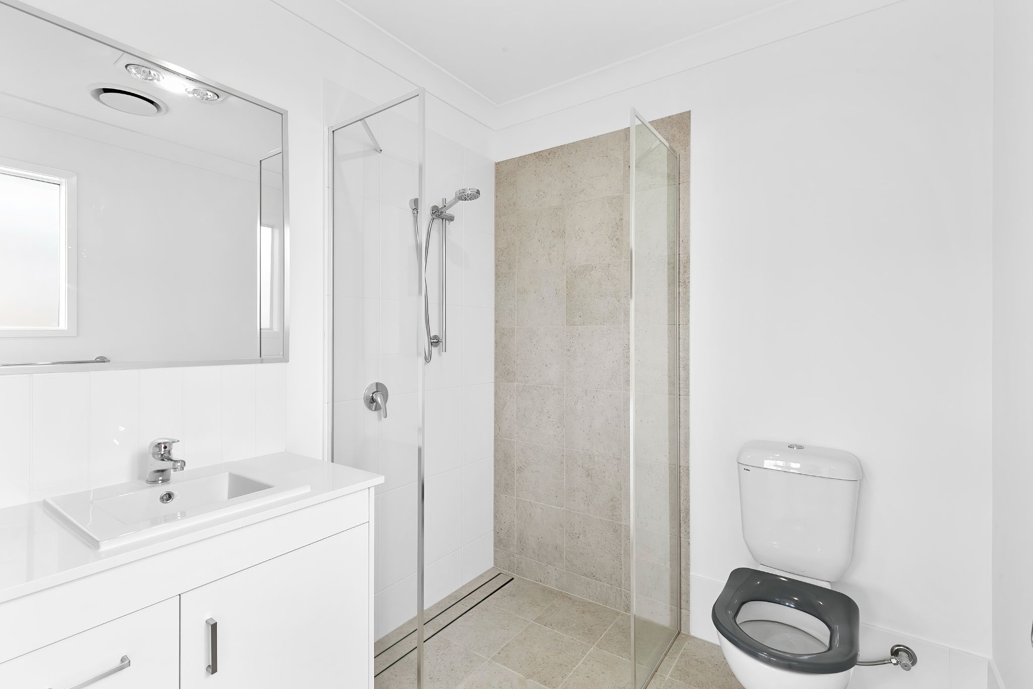 003 Open2view_ID924539-9_Charlotte_Crescent