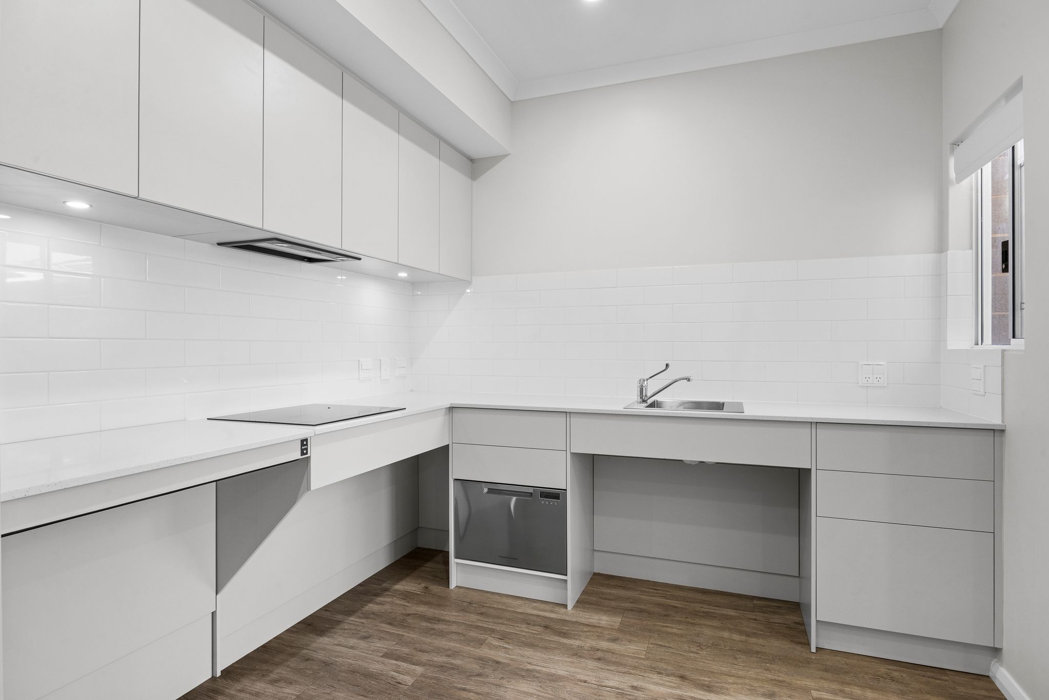 Dalyellup 10 kitchen2
