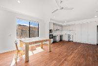 6   Gotham Loop 19 - Dining to Kitchen