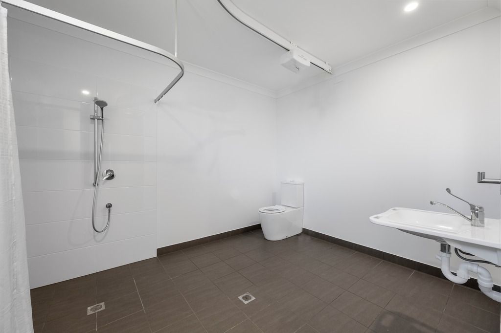 8   Gotham Loop 19 - Ensuite 1