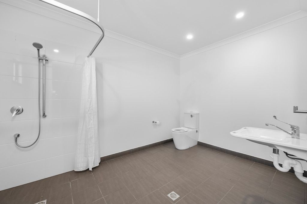 10   Gotham Loop 19 -  Ensuite 2