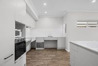 Dalyellup 10 kitchen