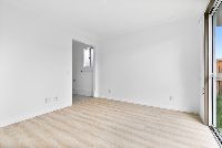 002 Open2view_ID924539-9_Charlotte_Crescent