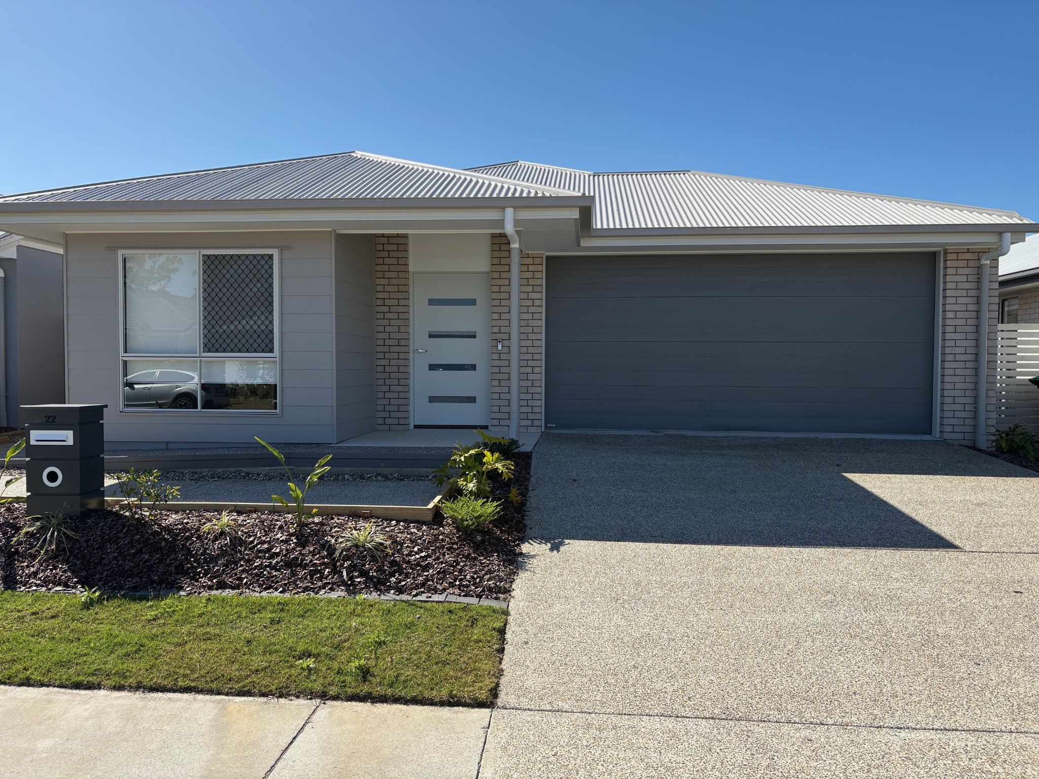 1   Oakbank Crct 22 - Front