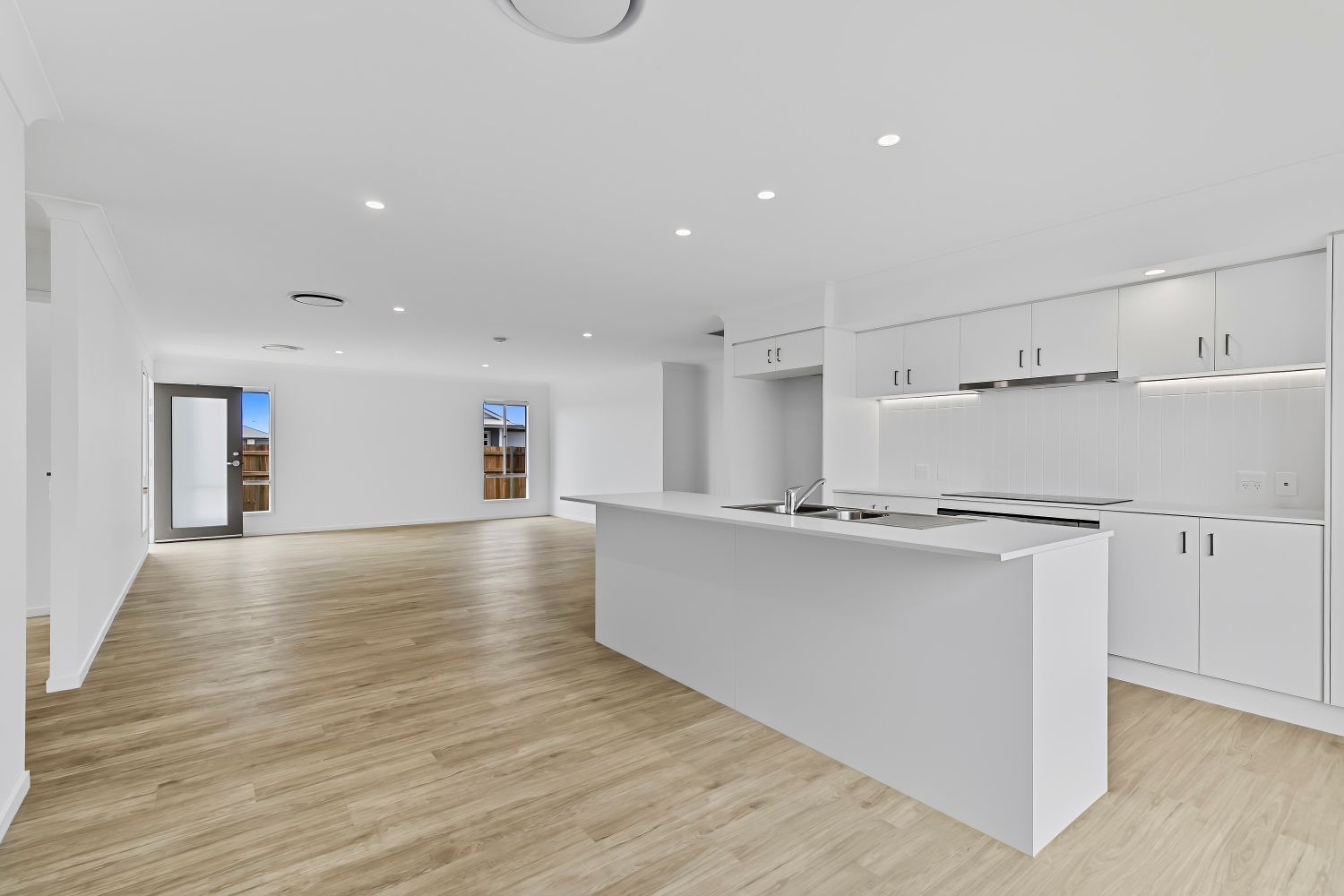 016 Open2view_ID941399-1_Dorrigo_Court