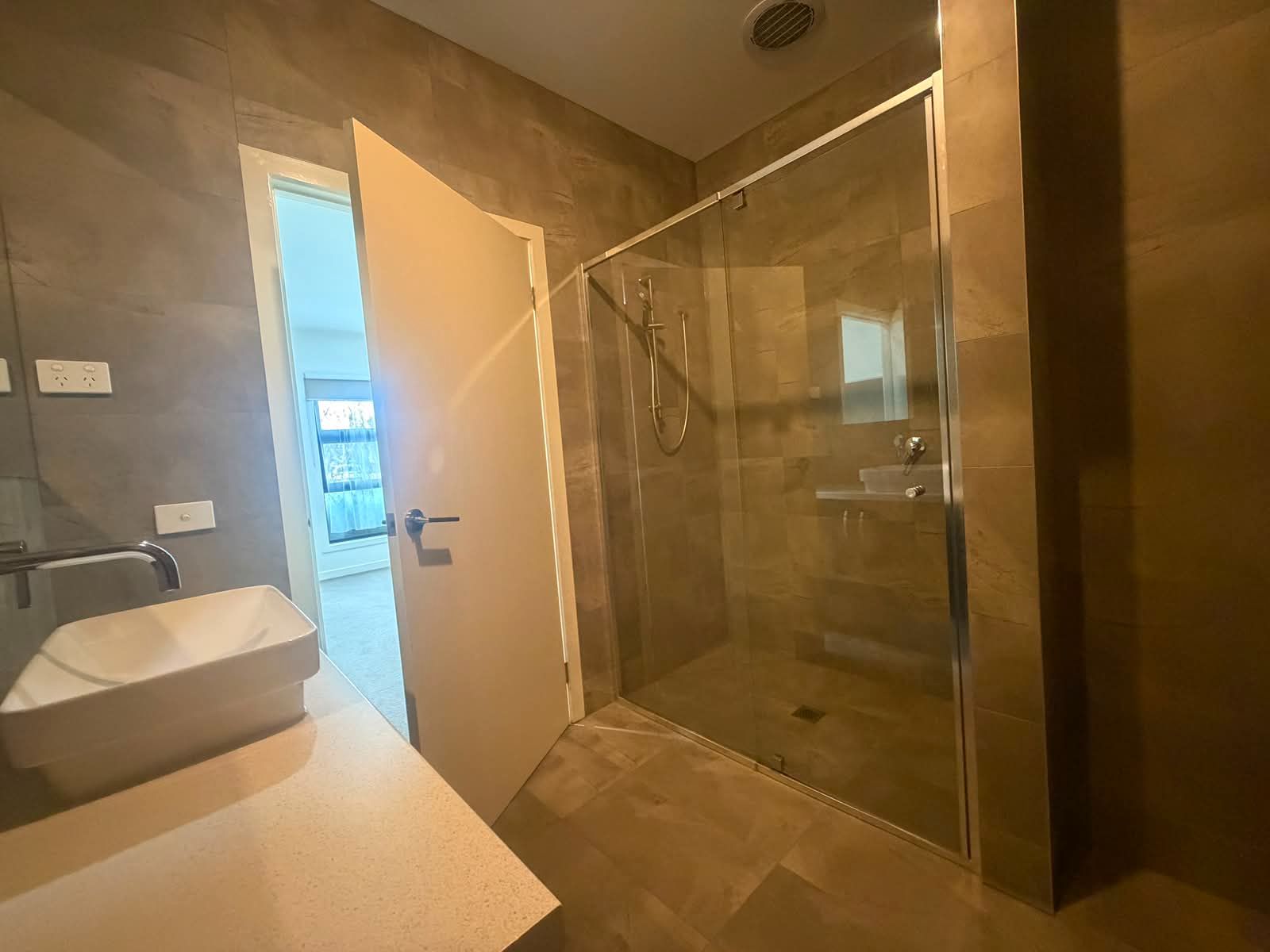 e49d927b 2fa1-4df6-a2cc-e588973cfa5b
