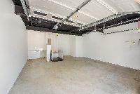 Garage with Lift