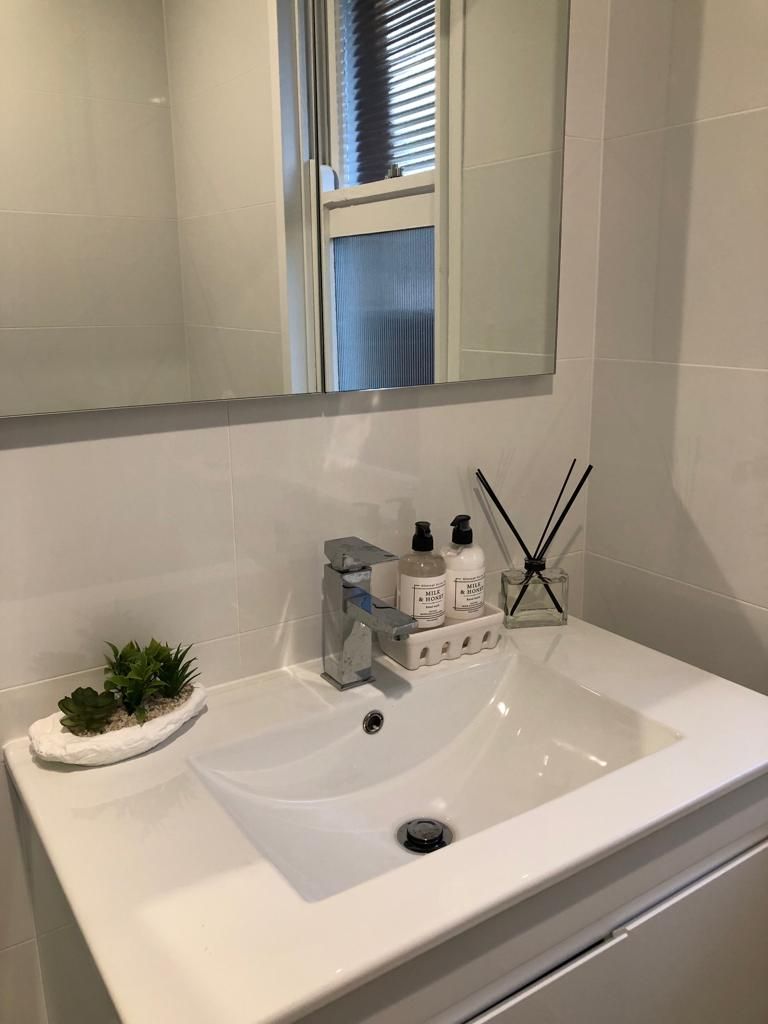 Bathroom  1)