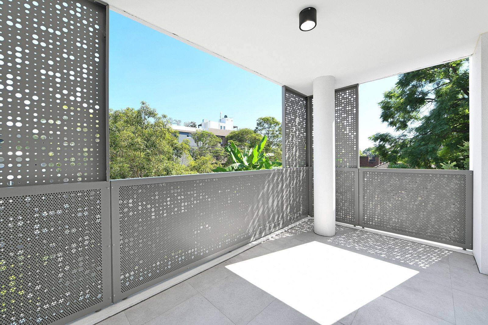 cabdaebc f8f2-4f62-b9d6-a1c4ea16d82b-lg--WEB-101-2-