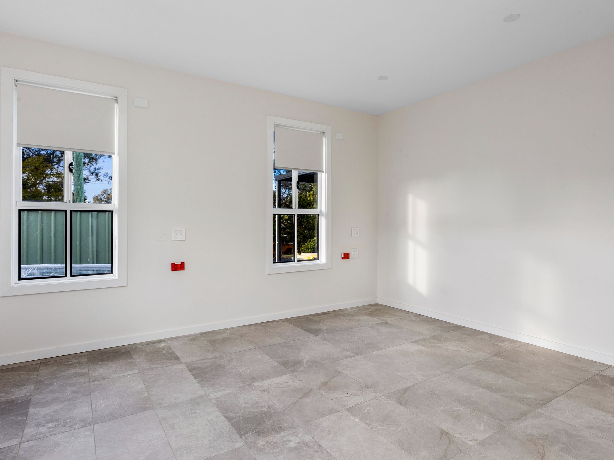 012 Open2view_ID892340-70_Doncaster_Avenue