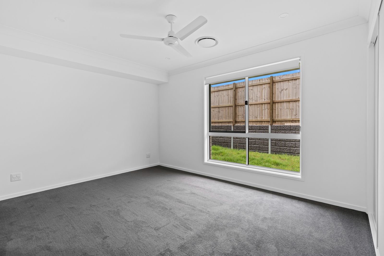 076 Open2view_ID978395-15_Blackwood_Street