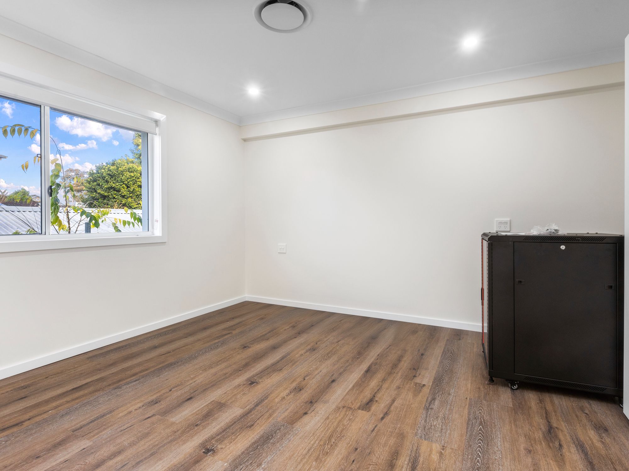 009 Open2view_ID892340-70_Doncaster_Avenue