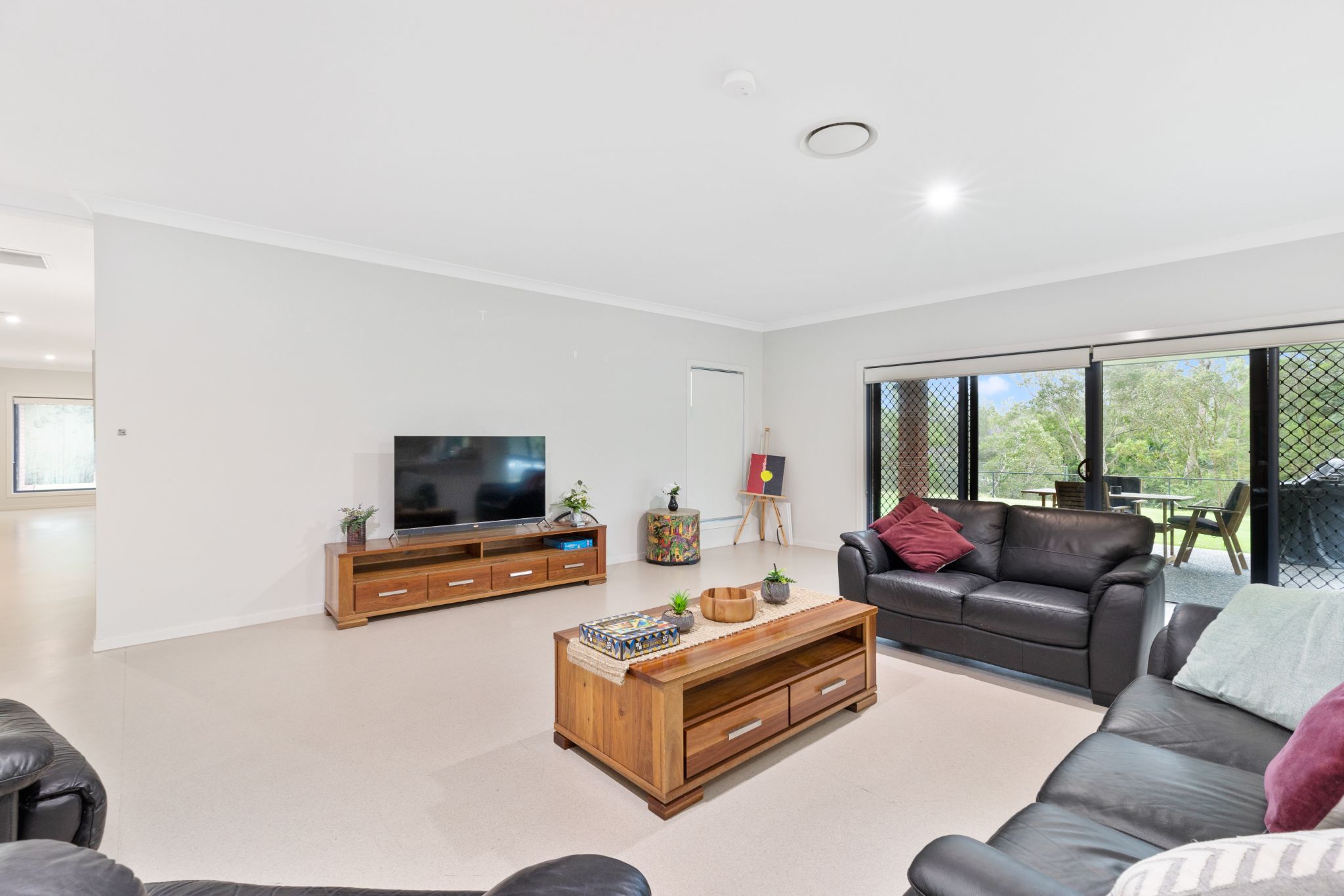 002 Open2view_ID786242-MtOmmaney