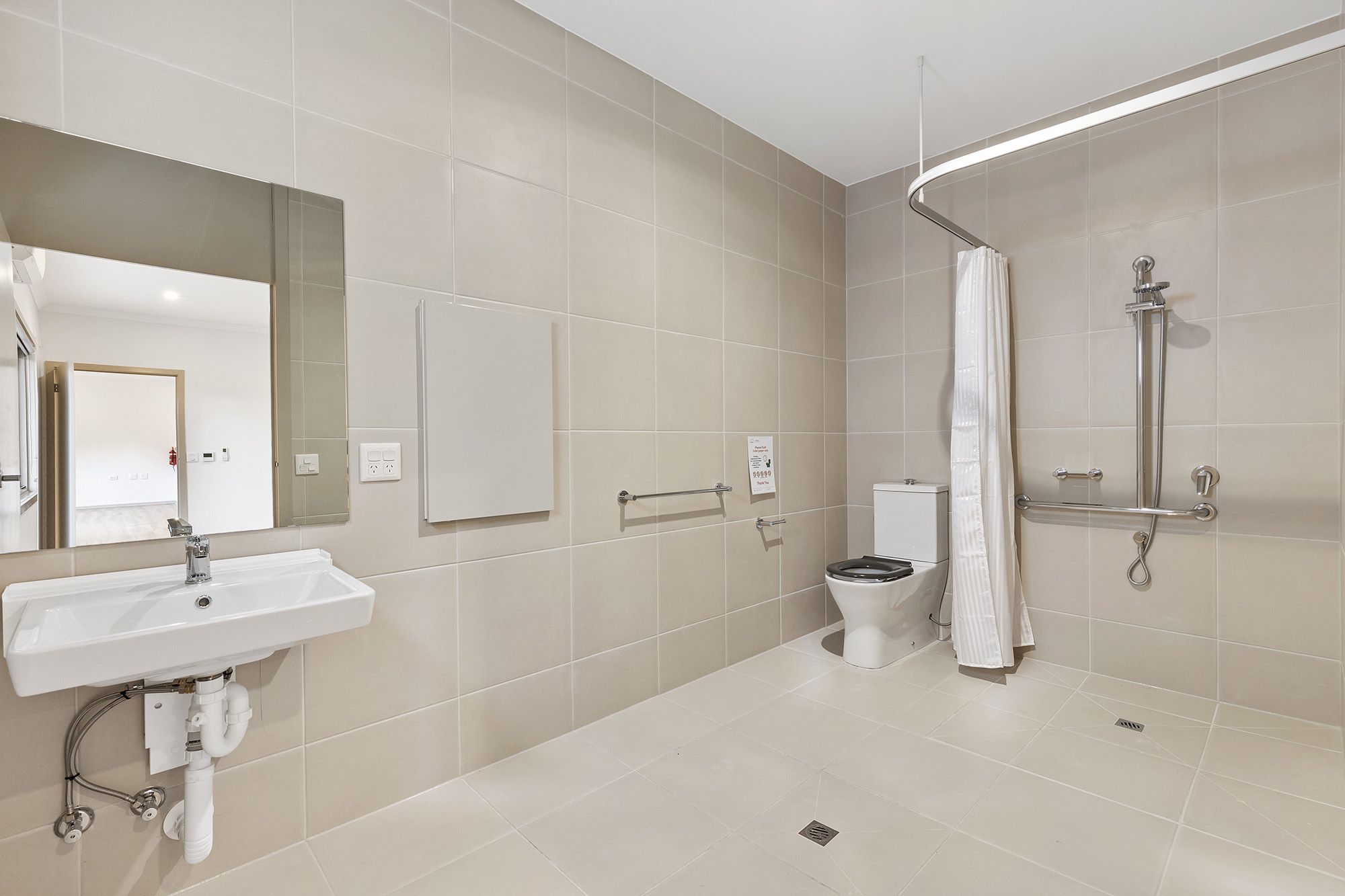 Freda   Unit 1 Ensuite 1 LR No Logo
