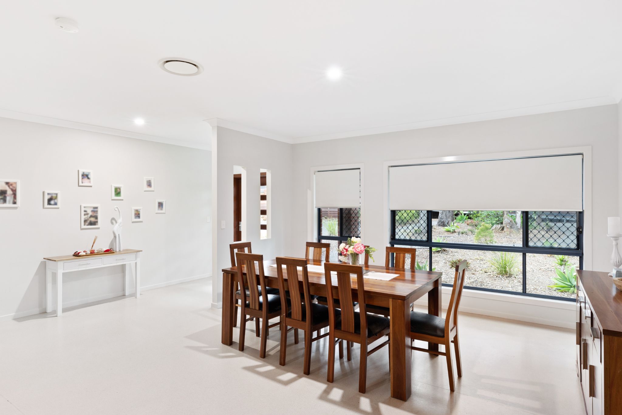 006 Open2view_ID786242-Dining copy