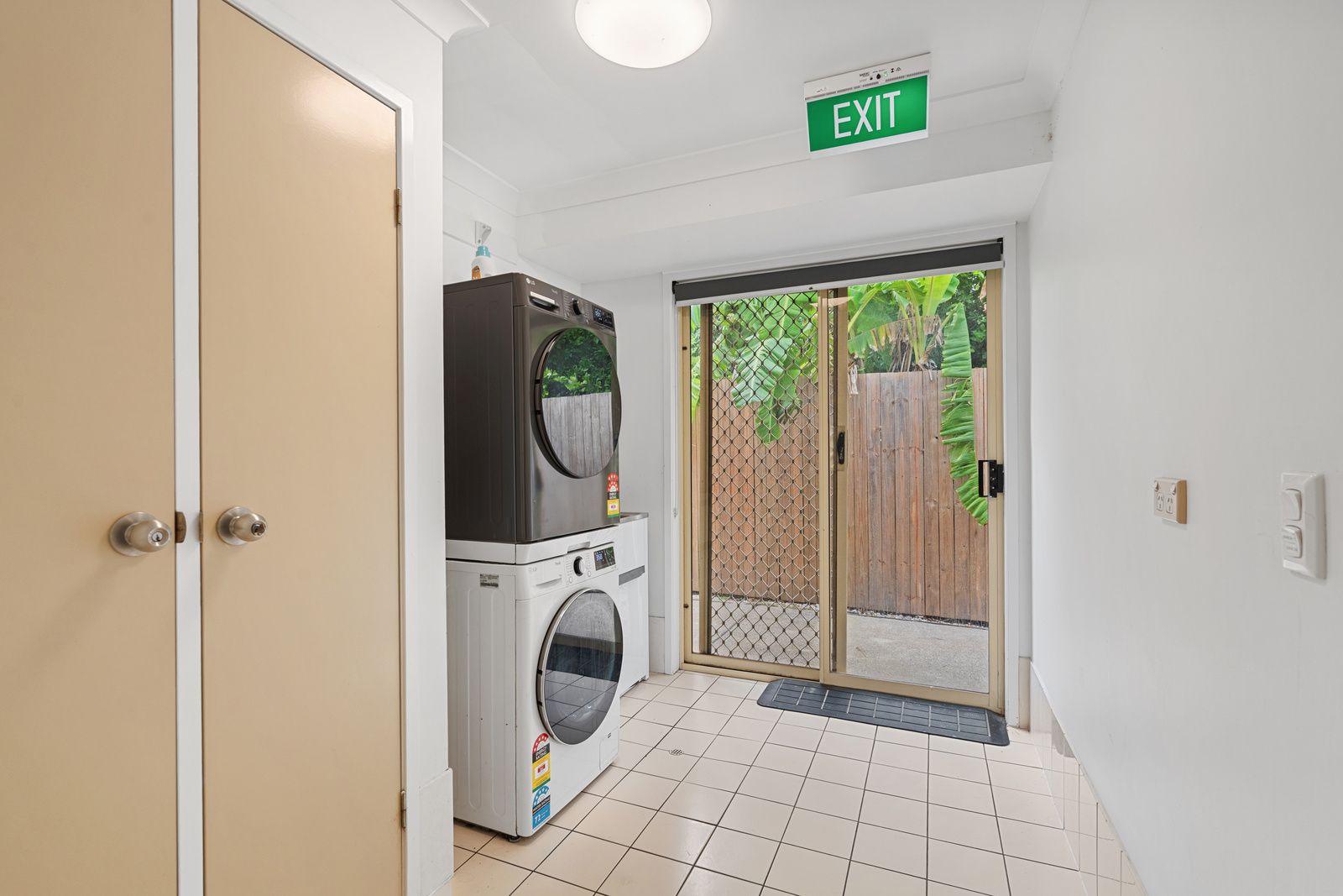 010 Open2view_ID986441-66_Martindale_Street__Corinda