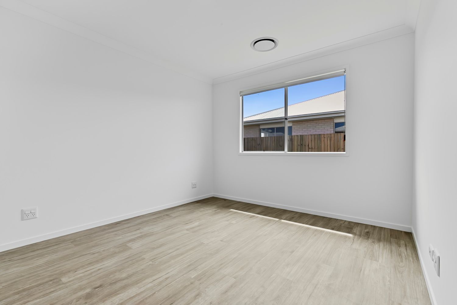 001 Open2view_ID941399-1_Dorrigo_Court