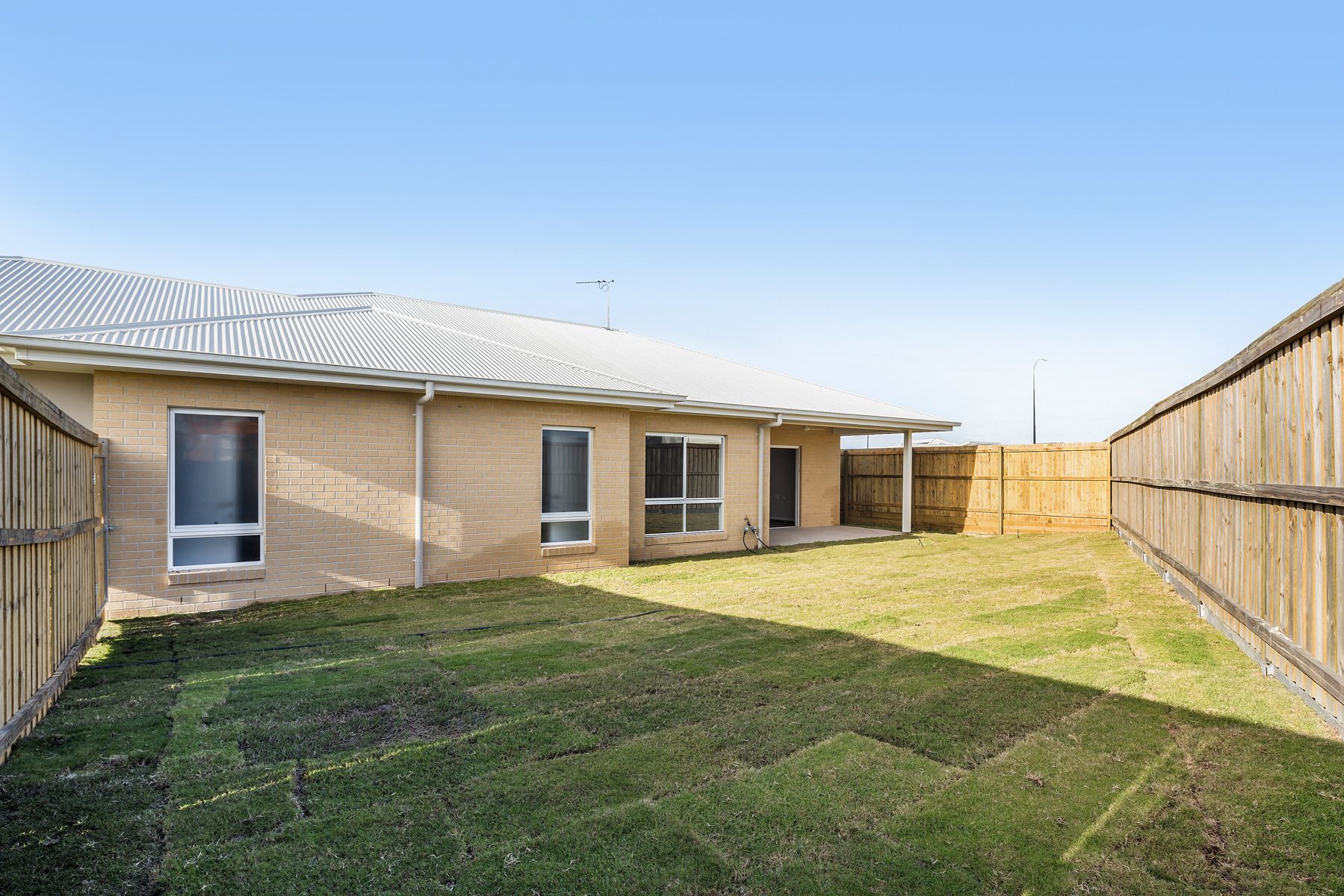 1 Halifax st Redland Bay Qld    2HPS + OOA House (27)