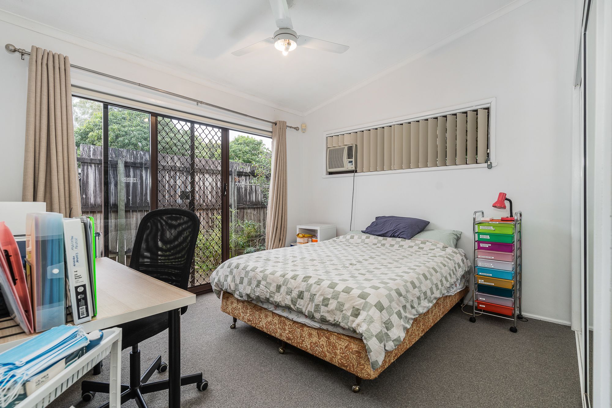 Hayes51B 11-Internet