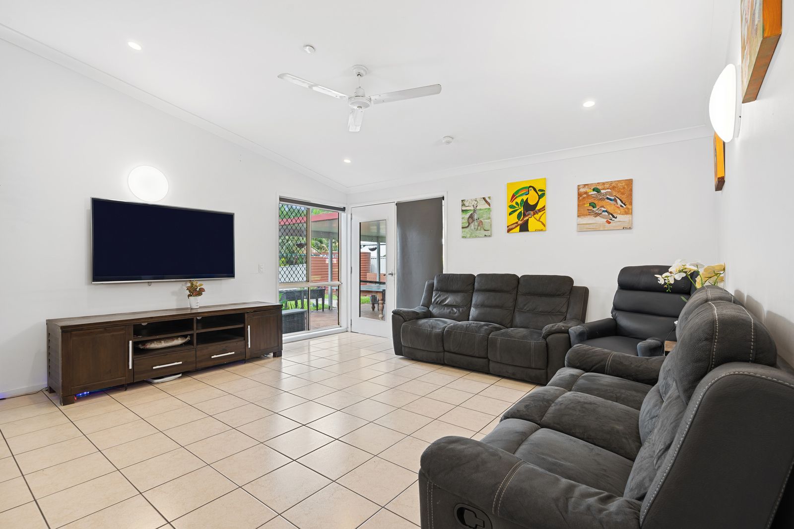 004 Open2view_ID986441-66_Martindale_Street__Corinda