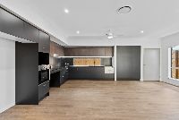 009 Open2view_ID989705-28_Headway_Street