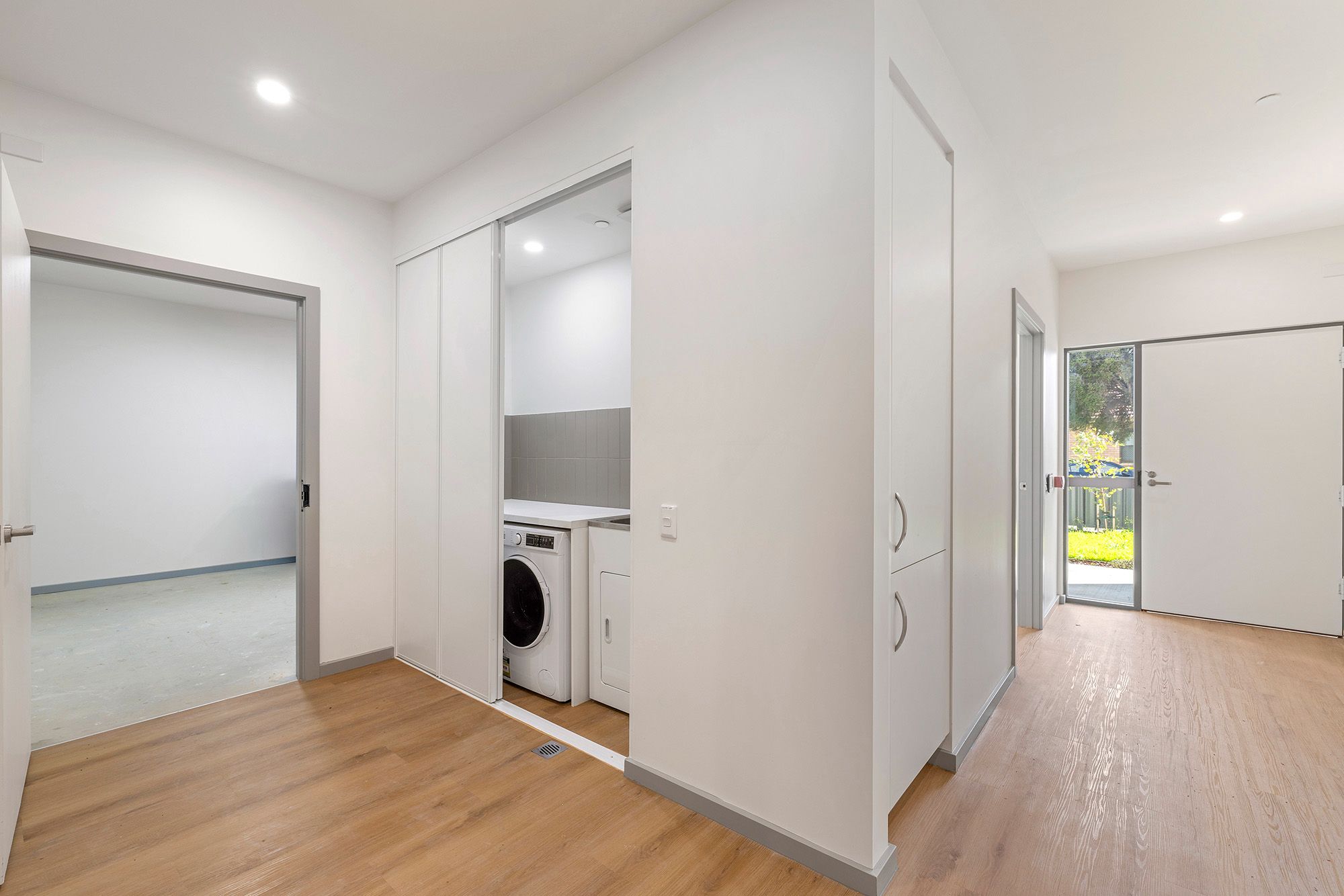 York   European Laundry Hallway Garage Entry LR No Logo