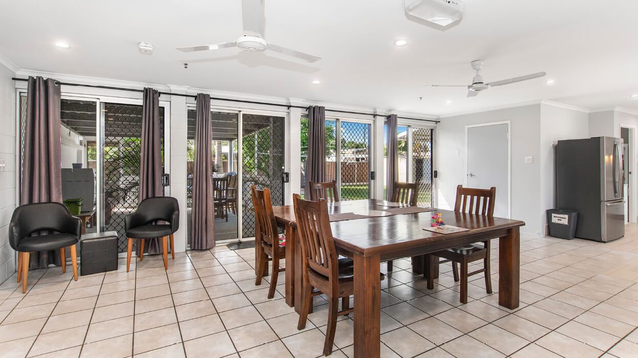 kirwan DAX40328P-gallery-accommodation-02-large