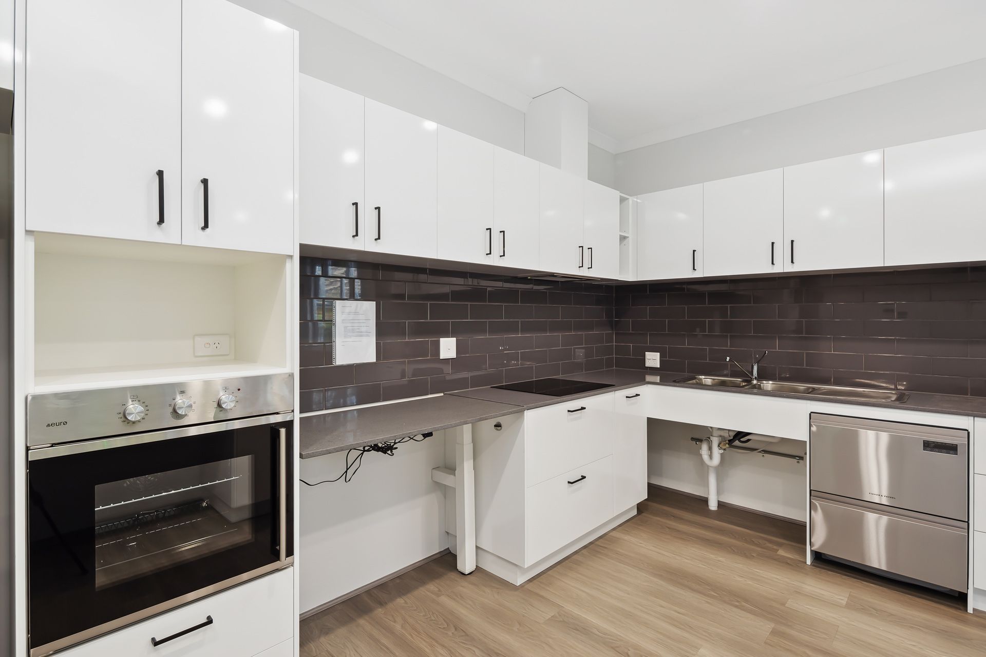 WEB 18A Newton Street  Bayswater 20