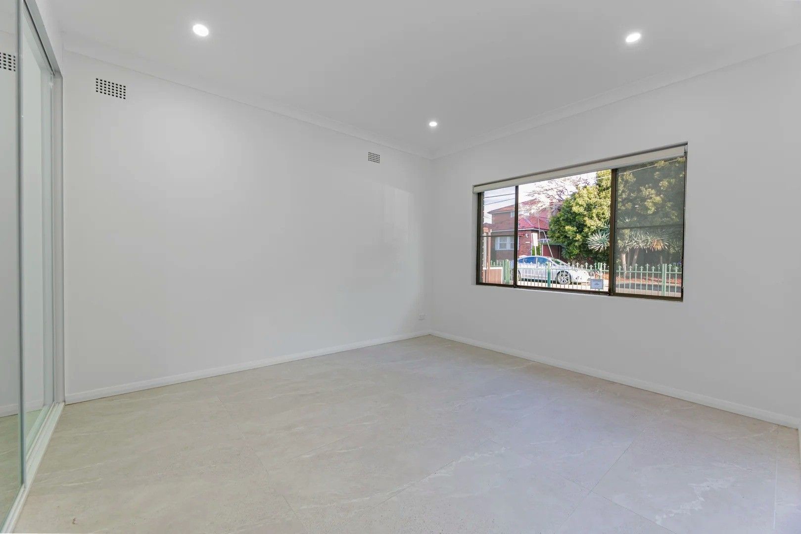 05 bedroom