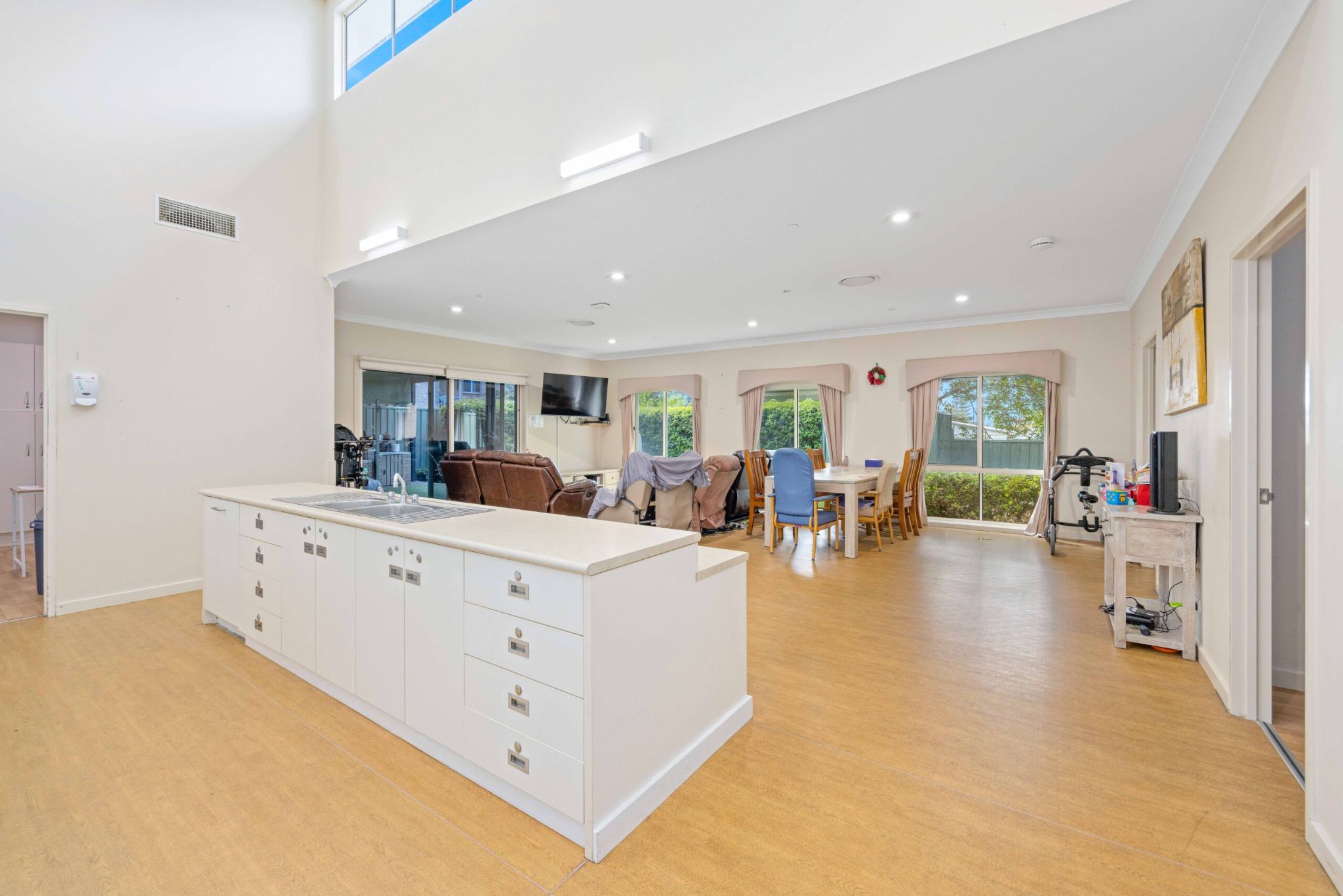 Lindsay Moller-Productions-57088-scaled